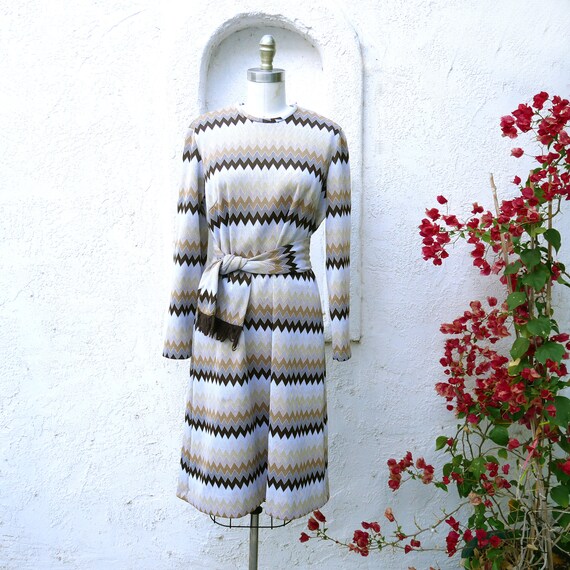 1970s Mod Dress with Zigzag Stripes, Size L - image 1