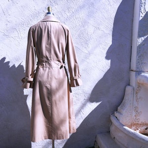 Vintage 70s Trench Coat, Size M, Classic Khaki Rain Jacket, Fitted Beige Raincoat image 4