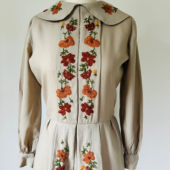 1950s Hand Embroidered Botanical Dress, Size S, V… - image 3