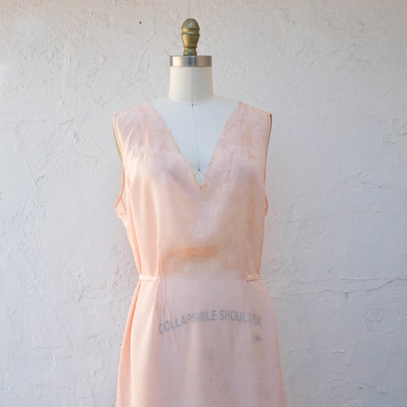 1930s Long Nightgown in Pink Rayon