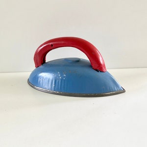 Vintage Children&#39;s Iron Pretend Play Laundry Room Child&#39;s Toy Clothes Iron