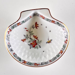 Vintage Limoges B & C/ L Bernardaud and Co/ Made in France Shell  Shape Trinket Dish Gold Trim