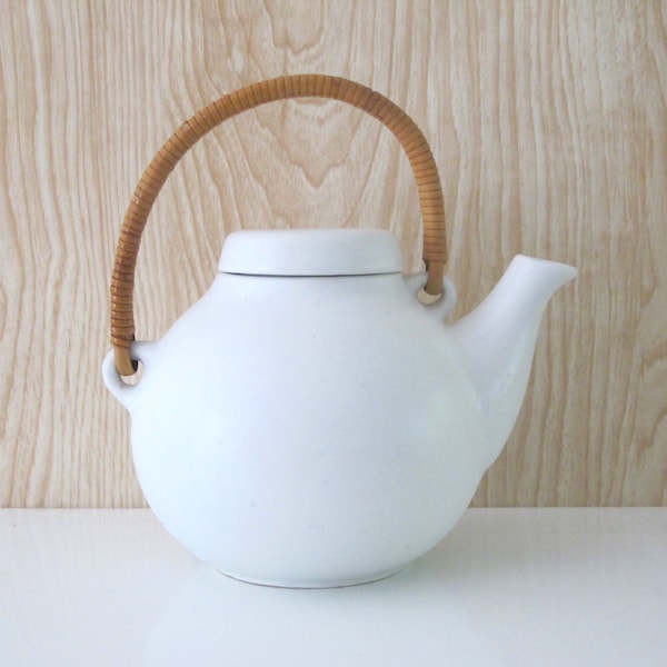 Mid Century Danish Modern Arabia Findland White Teapot Ulla Preocope Cane Handle