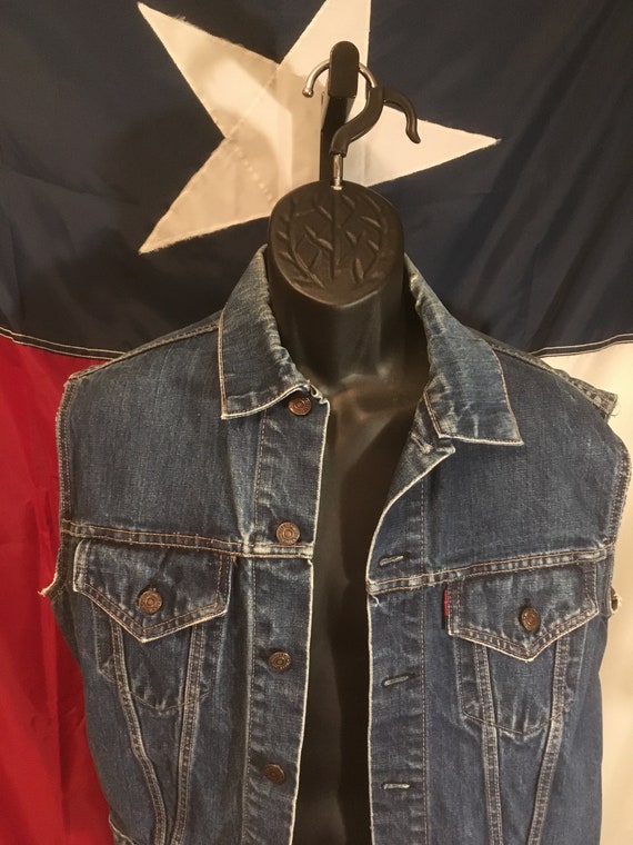 levi's sleeveless denim jacket