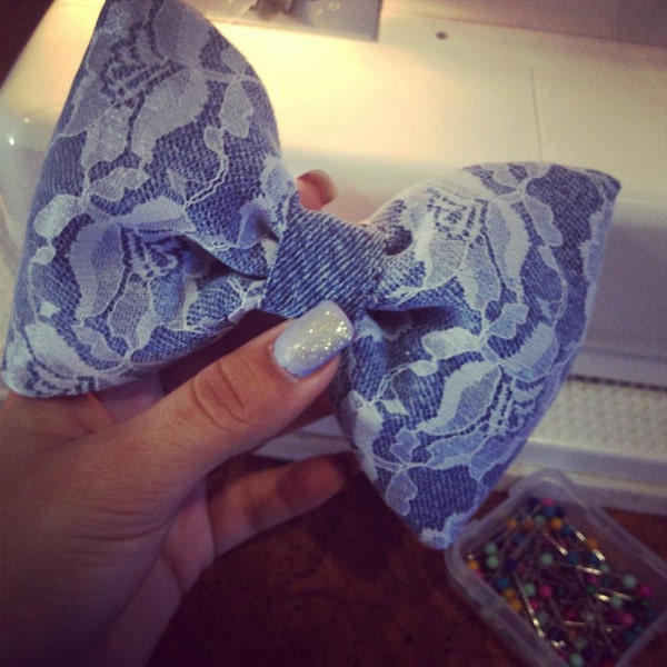 lace // jean bow