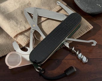 Custom Victorinox Yeoman | Black Burlap Micarta & Green G10 Liners