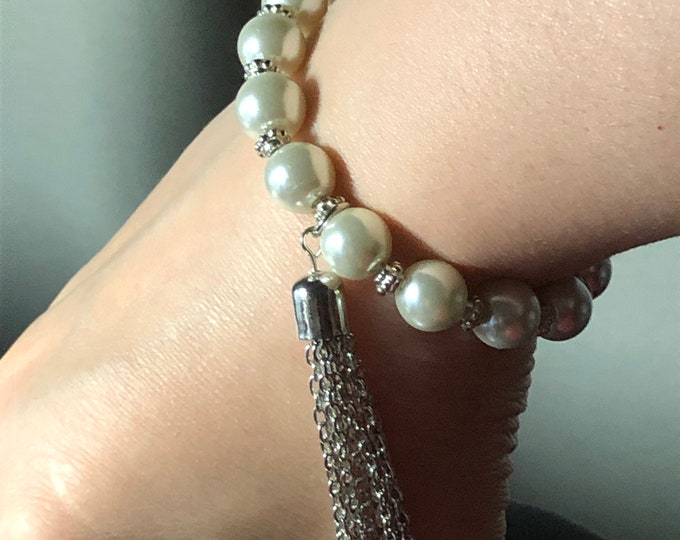 Faux Pearl Beaded Bracelet with Silver Tassel Charm