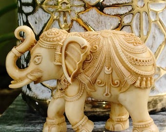 手彫りのマクラナ大理石の象の置物 |インドのジャリの彫刻 - Etsy 日本