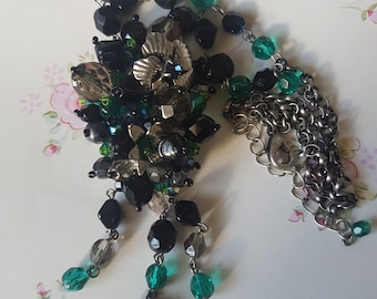 Art Deco necklace. Green Black  Carnival glass crystal bead flower drop necklace, divine. Vintage necklace. Czech necklace.carnival glass .