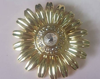Vintage Large Daisy Rhinestone Brooch. Danecraft Daisy brooch. Danecraft rhinestone flower brooch. Mint Danecraft brooch. Vintage daisy pin