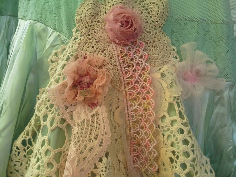 Upcycled clothing Plus size skirt Gorgeous pastel green Skirt Original XL Art to wear Boho Stretch waist skirt. Vintage lace @ doilies