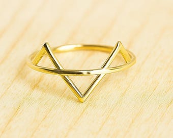 Triangle Stacking Ring for Women, Gold Vermeil Minimalist Band, Minimalist Stacking Ring for Women, Elegant Everyday Jewelry for Women