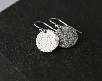 Hammered Textured Silver Dangle Earrings, Minimalist Sterling Silver Disc Earrings, Silver Jewelry