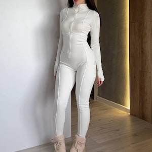 Damen-Fleece-Catsuit mit langen Ärmeln und Frontreißverschluss, ein figurbetonter Einteiler für kaltes Wetter