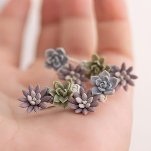 スタッド付き多肉植物イヤーカフ – ボタニカルアシンメトリーセット