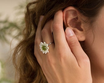 White green Dahlia Ring, Green Pink Flower ring, Chrysanthemum ring, Adjustable ring for her, Floral ring for her, Gift for sister