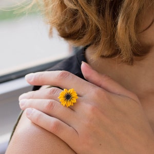 Yellow Sunflower Ring, yellow Flower ring, Sunflower bridesmaid ring, Adjustable ring for her, Floral ring for her, Gift for sister