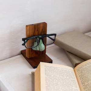 Green Glasses Stand from polymer clay,  Spectacle Holder, Sunglasses Stand, Eyeglasses, Eyewear, Glasses Holder Perfect Gift