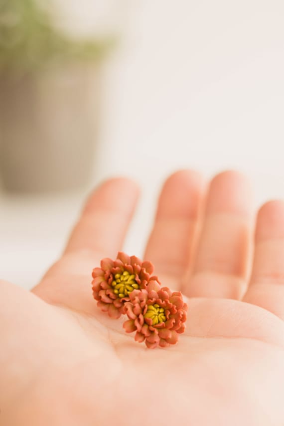 Dahlia Post Earrings Yellow green Dahlia Earrings Botanical Jewelry Dahlia Blossoms Green yellow Sunflower Earrings Chrysanthemum Stud