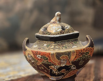 Vintage Japanese Kutani Satsuma Incense Burner Koro, handpainted with gold