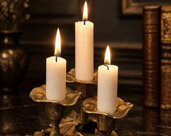 Candelabro triple de latón vintage – Estilo Art Nouveau, candelabro de 3 brazos, diseño floral, centro de mesa decorativo