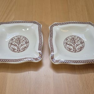 Juego de 2 platos vintage Dunn Bennett – Decoración cuadrada de cerámica con diseño de antémión