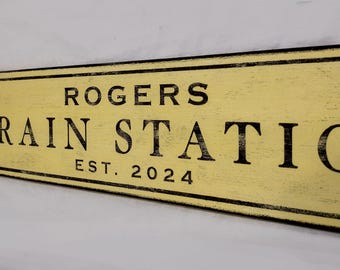 Letrero de madera personalizado para estación de tren - Decoración de tren antigua de madera hecha a mano