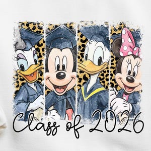 Remise des diplômes de la promotion 2026 PNG, dessin animé souris canard amis diplômés Design, joli graphique de remise des diplômes, dessin animé rétro diplômé PNG