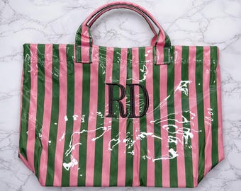 Bolsa de tecido transparente listrada personalizada: ideal para praia, viagens e como acessório com monograma.