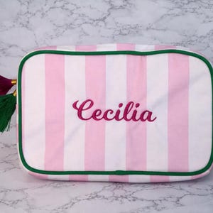 Gepersonaliseerde make-uptas reisorganisator Make-uptasje Aangepast naamzakje met borduursel Toilettas Kit Vakantie nodig babycadeau monogram