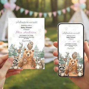 Può includere: Un invito per un baby shower con il testo "Adventure awaits" e i dettagli per il baby shower di Mia Anderson. L'invito presenta un'illustrazione ad acquerello di animali del bosco, tra cui un orso, un cervo, un procione, un gufo e uno scoiattolo.