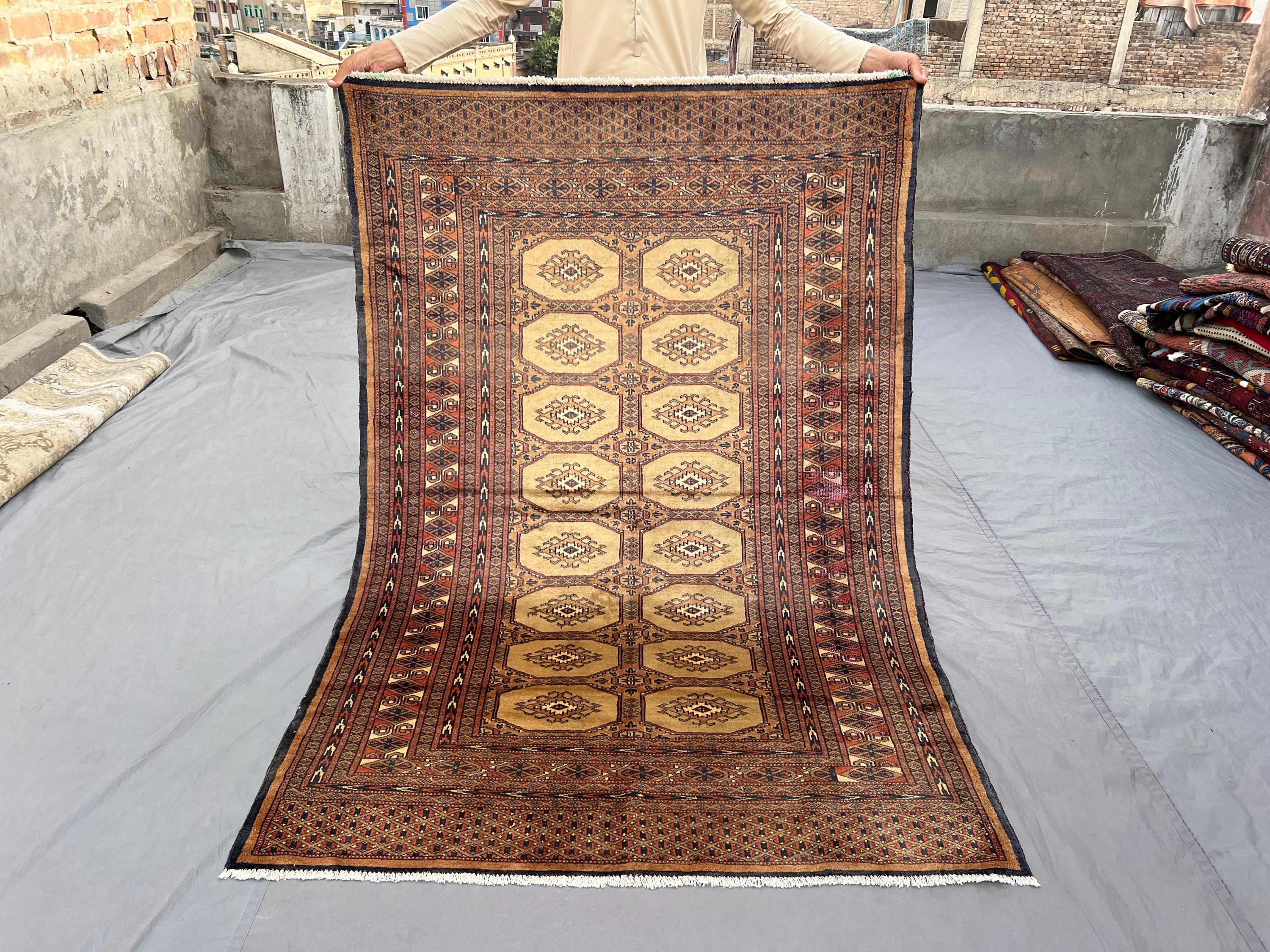 TAPIS LAINE TRADITIONNEL PAKISTAN 2,20 M2 TAPIS LAINE TRADITIONNEL PAKISTAN 2,20 M2