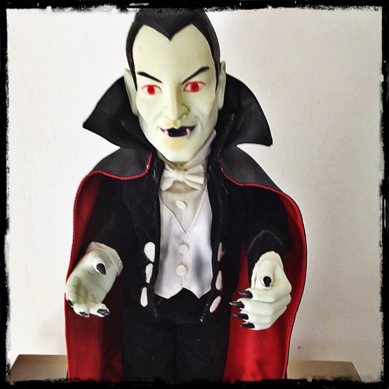 Count Dracula Doll image 5
