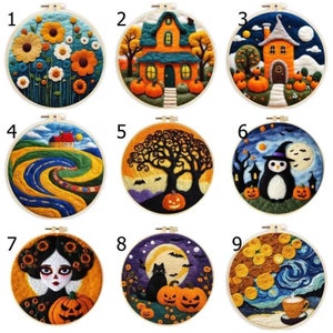 以下が含まれることがあります： ハロウィーンをテーマにしたデザインが施された、丸い刺繍枠が9つあります。デザインには、家、木、カボチャ、猫、コウモリ、魔女、幽霊、ひまわりなどがあります。