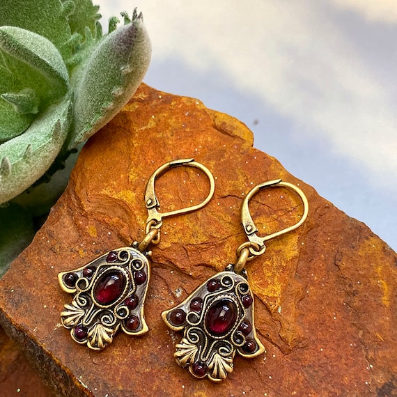 Etsy hand earrings best sale