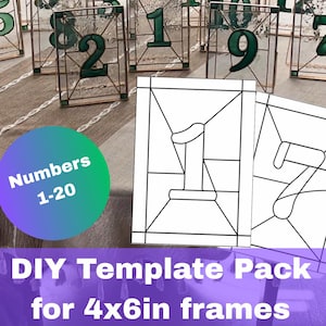 Op de afbeelding: Transparante glazen panelen met groene cijfers van 1 tot 20, elk in een koperkleurig frame. Een doe-het-zelf sjabloonpakket voor 10x15 cm frames is ook te zien, met de tekst "Numbers 1-20".