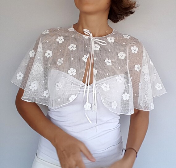 Sheer Lace Tulle Bridal Cape Embroidered Special Occasion Wedding Shrug Dress Bridal Cover Up Romantic Fashion Cream Tulle Bolero Capelet