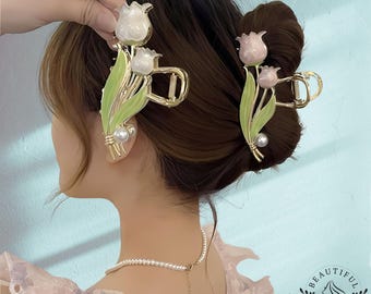 Tulip Flower Hair Claw: Elegant Floral Pearl Hair Clip