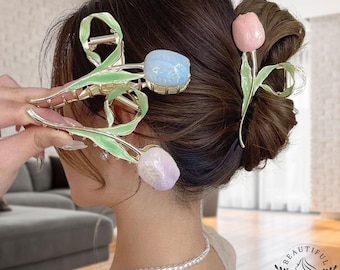 Elegant Tulip Hair Claw Clip: Floral Hair Accessory
