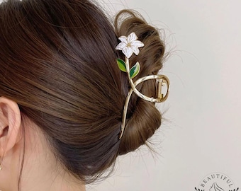 Lily Flower Hair Claw Clip: Elegant Gold & White Alloy