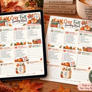 Può includere: Un tablet digitale e un foglio stampato che mostrano una lista di controllo Cozy Fall Sunday Reset. L'agenda include sezioni per la casa, i pasti, il bucato, la cura personale e gli obiettivi, decorata con foglie autunnali e zucche.