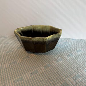 Vintage Hull 447 USA Planter Green Drop Glaze MCM Scalloped Art Pottery