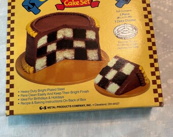 Vintage G&S dambordtaartvormset in originele doos, 4-delige bakset Made in USA, retro cakevormset