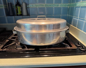Asador ovalado de aluminio vintage con tapa, 15 pulgadas, utensilios de cocina de estilo rústico de mediados de siglo, posible espejo