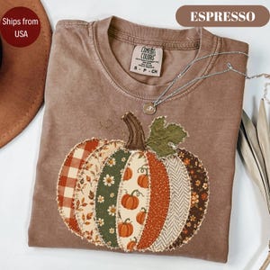 Sweat-shirt patchwork à motif citrouille d'automne, T-shirt Comfort Colors pour Thanksgiving, Pull col rond femme, Idée cadeau mignonne, T-shirt à carreaux citrouilles