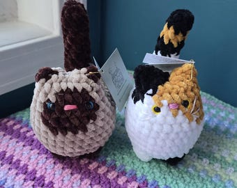 Crochet Cat plushie, Soft, Stuffed Animal, Handmade, Amigurumi, kitty, Kitten, Pet, Gift