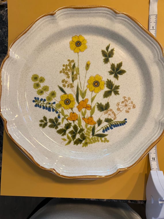 Vintage Mikasa Garden Club “Fresh Floral” Dinnerware Pieces-See Other Listings for Serving Pieces