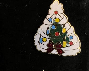 Vintage Christmas Tree Enamel Brooch
