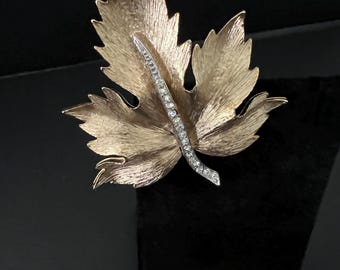 Vintage Park Lane 1960s Brushed Gold-Tone Maple Leaf Brooch with a Rhinestone Center