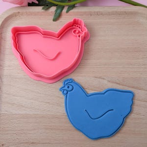 Set di stampini e tagliabiscotti a forma di pollo pasquale, stampo per biscotti a tema gallina primaverile